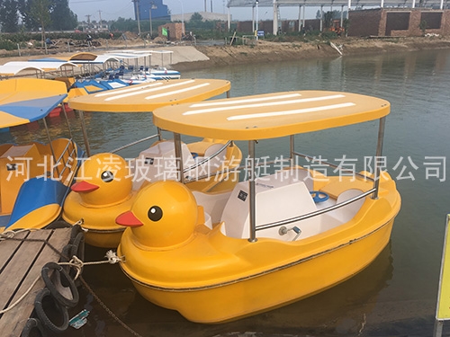 大黄鸭脚踏船